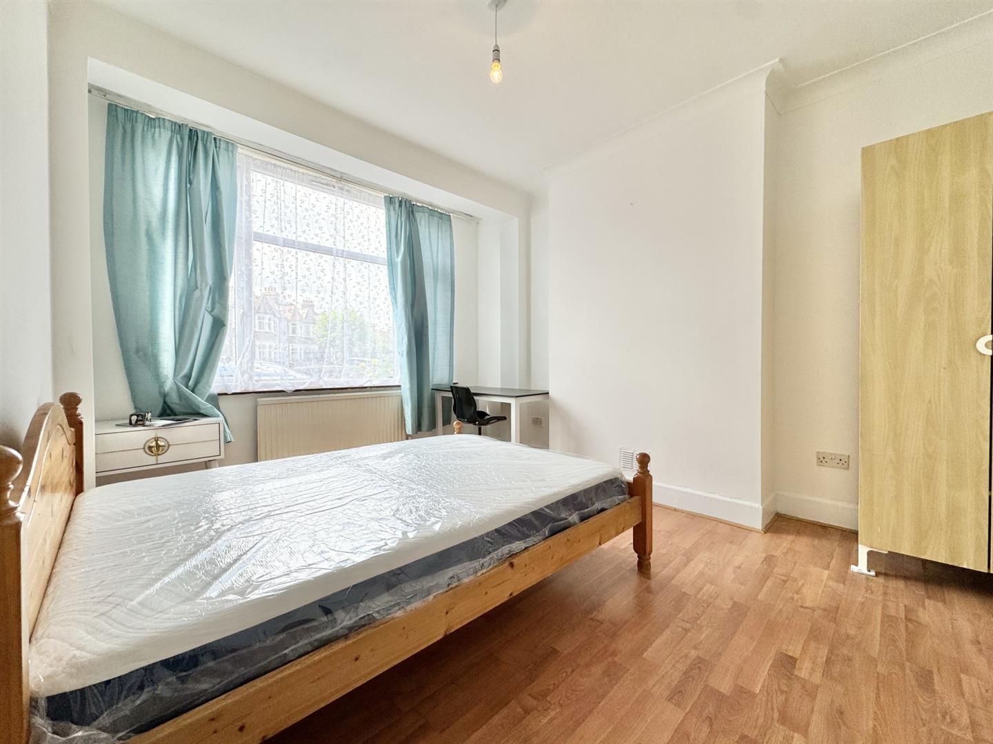 Sandford Avenue, Wood Green